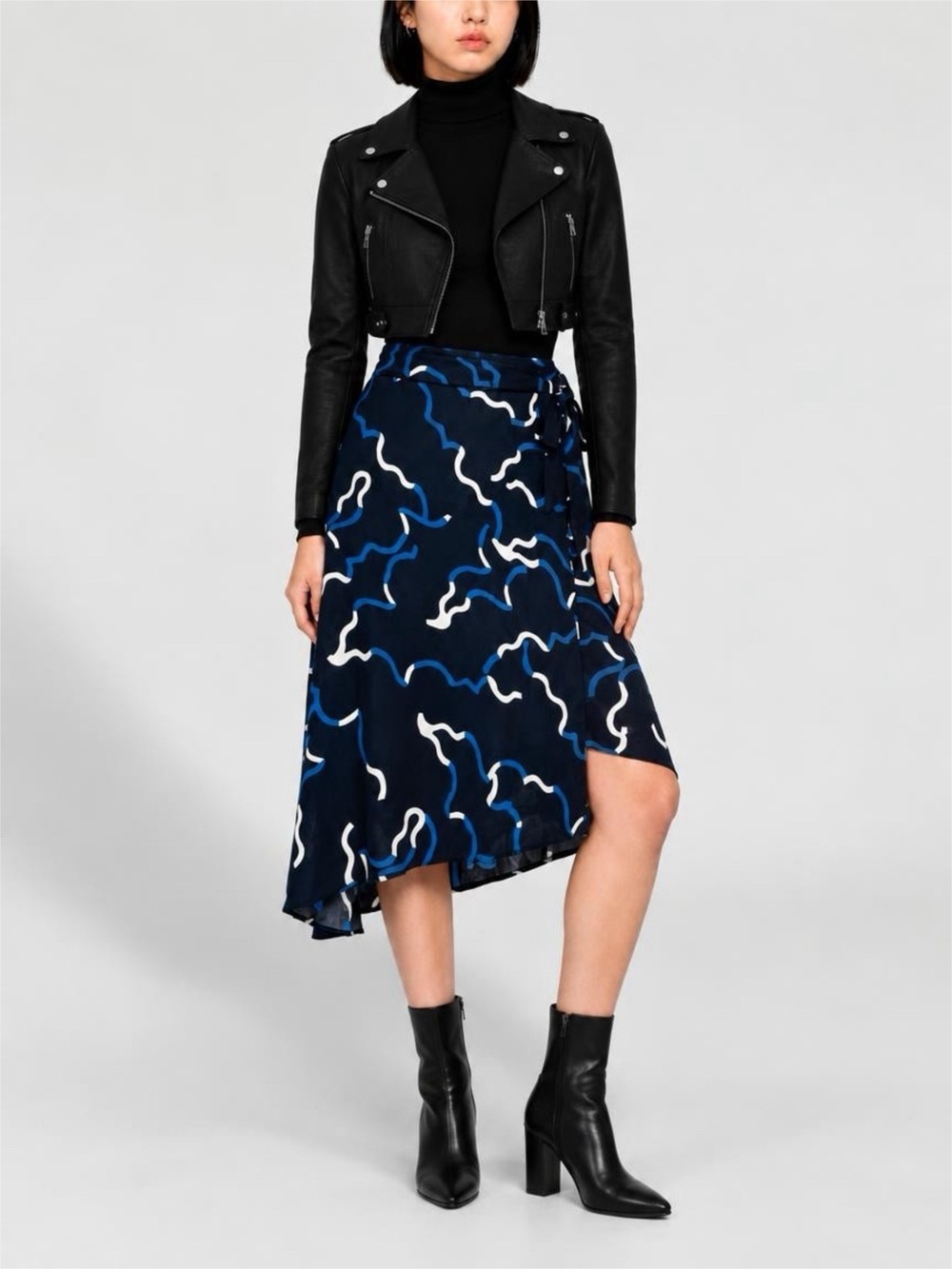 Diane von Furstenberg Silk Abstract Print Faux Wrap Skirt Black Blue White